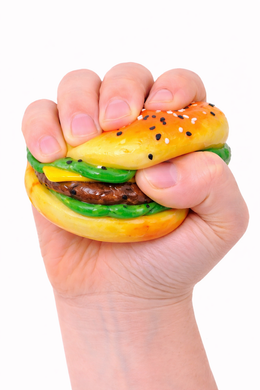 SQUISHY TABA ŁAPKA BURGER 7 CM – EKSKLUZYWNY GNIOTEK ANTYSTRESOWY