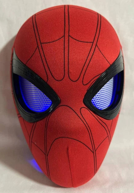 MASKA SPIDER-MAN Z PODŚWIETLENIEM OCZU RUCHOME ELEMENTY ZAMEK LED