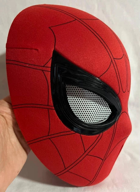 MASKA SPIDER-MAN Z PODŚWIETLENIEM OCZU RUCHOME ELEMENTY ZAMEK LED