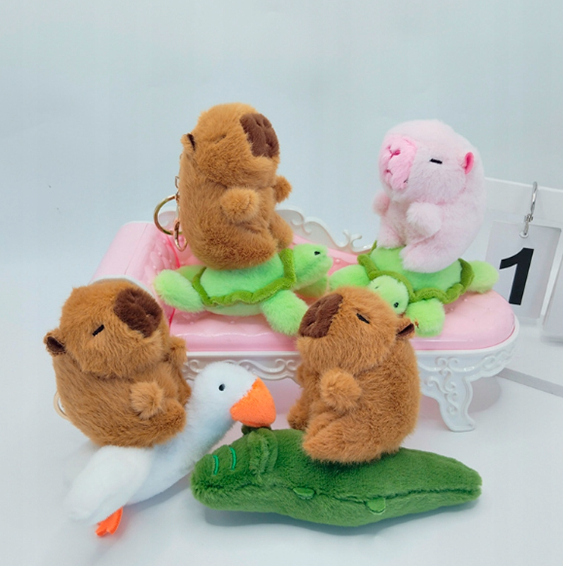 MASKOTKA BRELOK BRELOCZEK KAPIBARA PLUSZOWA JEŹDZIEC KAPIBARY 1STZ KAPIBARA