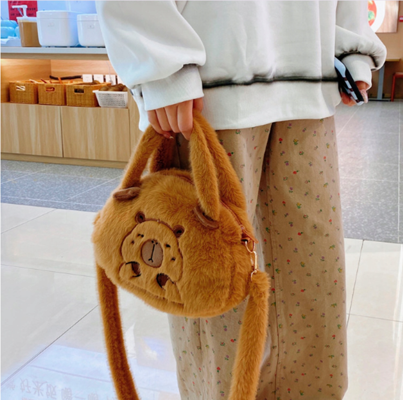 PLUSZOWA TOREBKA KAPIBARA NOWY MODEL KUFEREK KAPIBARA TORBA KAPIBARA 25CM