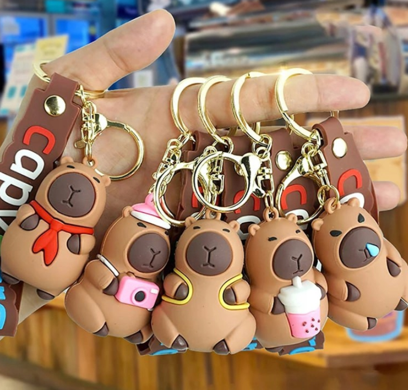 TOREBKA KAPIBARA NA RAMIĘ PLUSZOWA PRZENOŚNA TOREBKA + BRELOK NA PREZENT