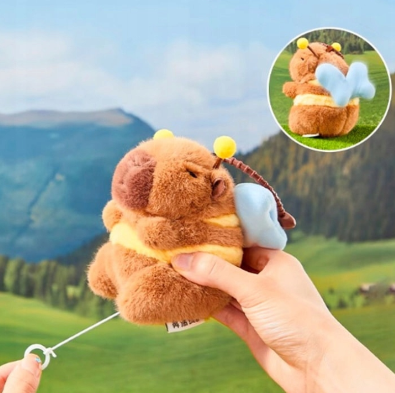 BRELOK KAPIBARA PSZCZOŁA Z ŻÓŁWIEM PLUSZOWA MASKOTKA Z RUCHOMYMI SKRZYDŁAMI