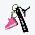 Brelok Air Jordan różowy – mini sneaker do kluczy i plecaka