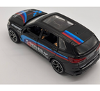 METALOWY SAMOCHÓD BMW X5 COMPETITION 20 CM ŚWIATŁA, OTWIERANE ELEMENTY