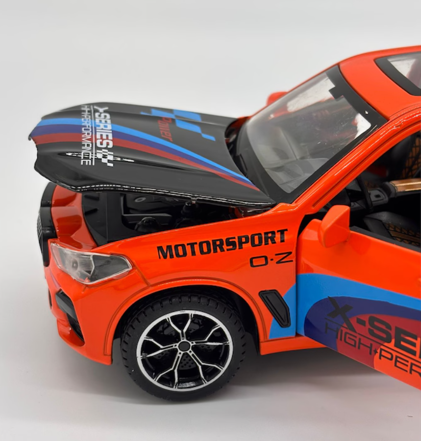 METALOWY SAMOCHÓD BMW X5 COMPETITION 20 CM ŚWIATŁA, OTWIERANE ELEMENTY
