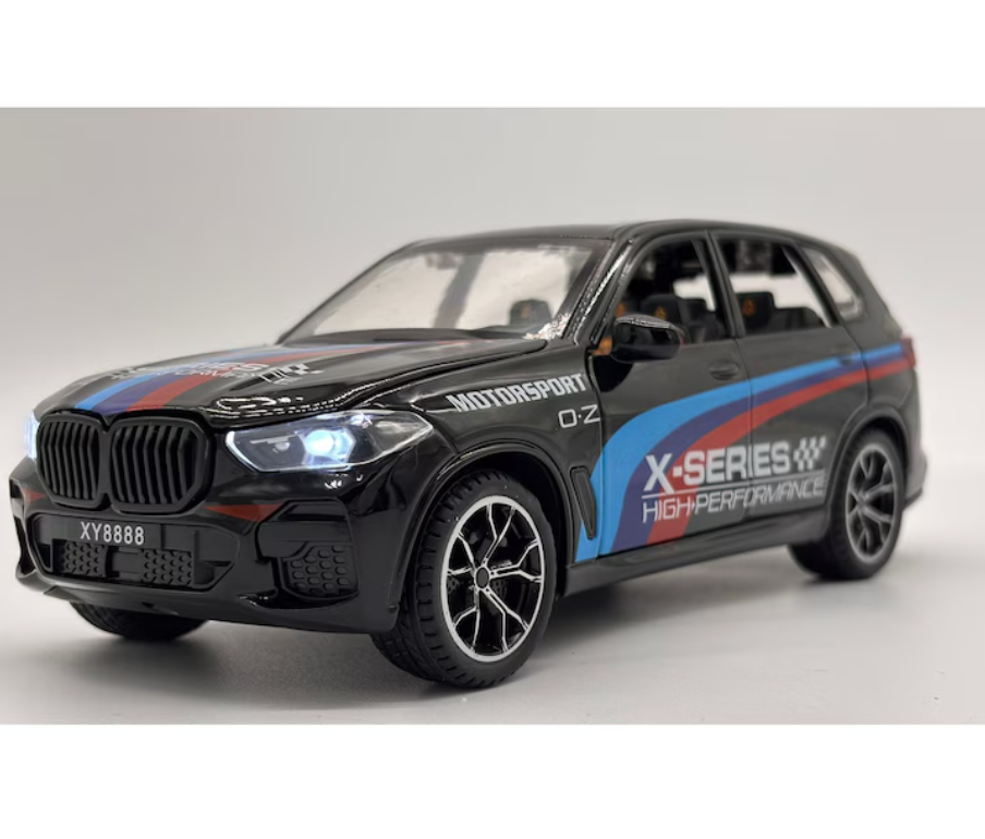 METALOWY SAMOCHÓD BMW X5 COMPETITION 20 CM ŚWIATŁA, OTWIERANE ELEMENTY