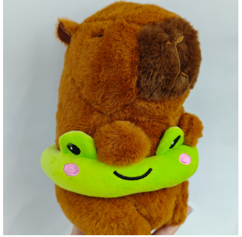 ZESTAW 2W1 CAPYBARA Z ŻABKĄ 20 CM + ALBUM Z NAKLEJKAMI TOREBKA DLA DZIECKA