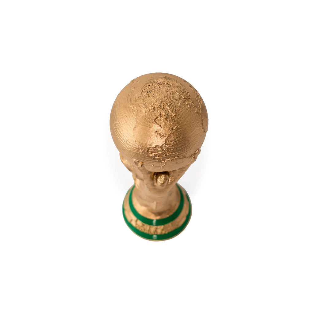 PUCHAR FIFA WORLD CUP FIGURKA TROFEUM 30 CM PREZENT DLA KIBICA PIŁKI NOŻNEJ