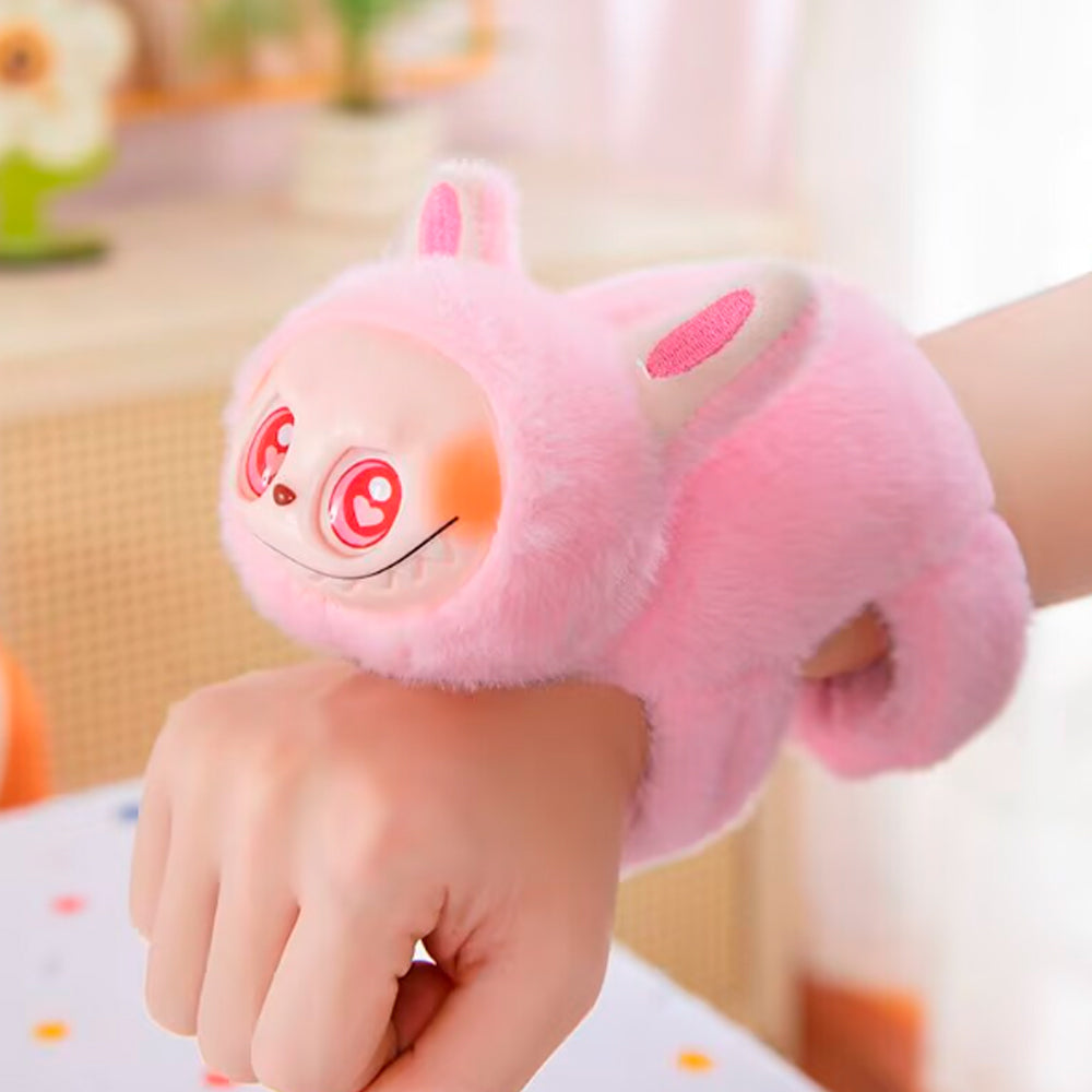 LABUBU MUZYCZNA MASKOTKA LABUBU ZABAWKA LED BRANSOLETKA OPASKA NA RĘKĘ 2W1 17 CM