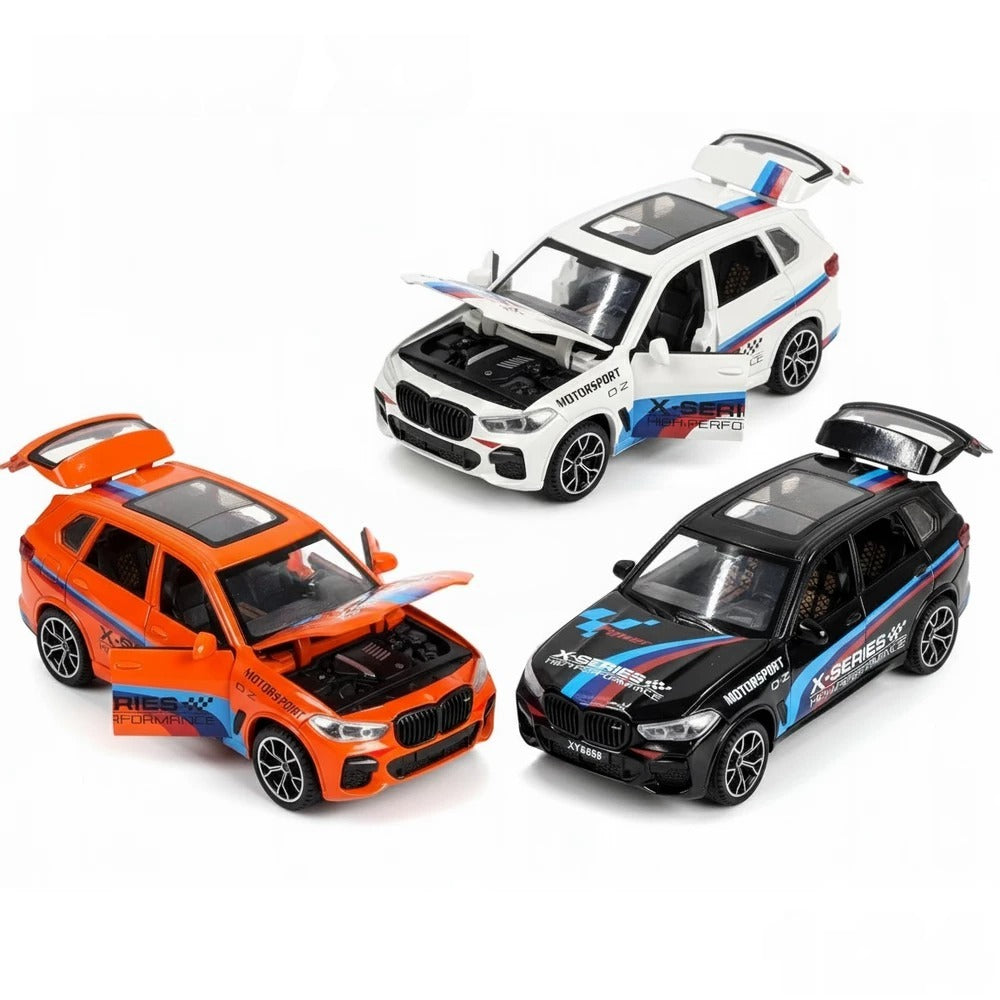 METALOWY SAMOCHÓD BMW X5 COMPETITION 20 CM ŚWIATŁA, OTWIERANE ELEMENTY