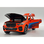 METALOWY SAMOCHÓD BMW X5 COMPETITION 20 CM ŚWIATŁA, OTWIERANE ELEMENTY
