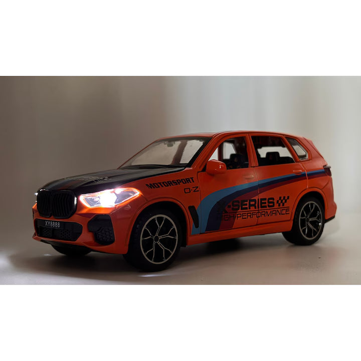 METALOWY SAMOCHÓD BMW X5 COMPETITION 20 CM ŚWIATŁA, OTWIERANE ELEMENTY